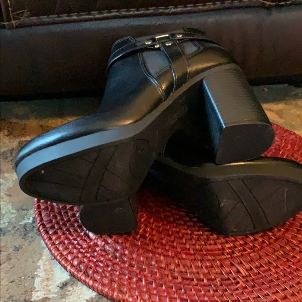 Boots - Picture 4 of 4